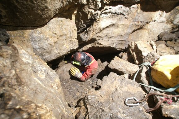 Ein kleines Loch.... und Olli ist weg